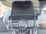 ◆【ドライブレコーダー】映像・音声などを記録する自動車用の装置です。もしもの事故の際の記録はもちろん、旅行の際の思い出としてドライブの映像を楽しむことができます。