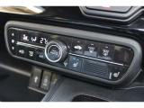 オートエアコンなので設定した温度で車内の温度を保ってくれます♪