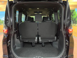 普段のお買い物や通勤、送迎等に十分な荷室スペースを確保しております。セカンドシートを倒すと、大きな荷物の積載も可能です♪