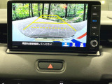 【バックカメラ】駐車時に後方がリアルタイム映像で確認できます。大型商業施設や立体駐車場での駐車時や、夜間のバック時に大活躍!運転スキルに関わらず、今や必須となった装備のひとつです!