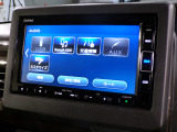 CD、DVD、Bluetooth、AM、FM、AUX、スマートフォン接続ができます。