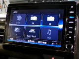 CD、DVD、Bluetooth、AM、FM、AUX、スマートフォン接続ができます。