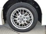 【アルミホイール】純正アルミホイール装着車です。