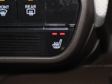 シートヒーター装備付き車!!座席に埋め込まれた電熱線によりシートを暖めることが出来る装備で、温められたシートは、寒い冬でも快適です!!