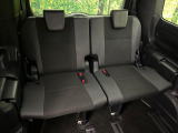 3列目シートはもちろん状態良好☆大人でもゆったりと座って頂けますので、大人数でのお出かけもラクラクです♪ご家族で、気の知れた仲間で、ドライブに行くのが楽しみですね♪