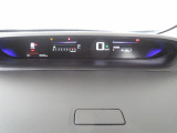 メーターはインテリアの上部にあり運転中でも視線移動が少なく安全です☆☆☆