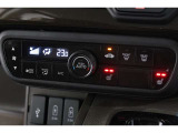 運転席・助手席に寒い日に快適なシートヒーター装備!寒い季節にはありがたいですね!