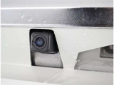 バックカメラが付いているので後方確認が非常にしやすいです。今や運転初心者も熟練者も必須装備!ついていて損はないですね♪