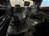 3列目シートはもちろん状態良好☆大人でもゆったりと座って頂けますので、大人数でのお出かけもラクラクです♪ご家族で、気の知れた仲間で、ドライブに行くのが楽しみですね♪