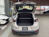 トランクスペースもご覧のとおり広々しております☆SUVならではの使いやすいトランクスペースに夢と希望以外に荷物もしっかり載せることができます☆