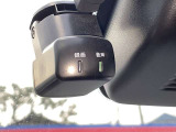 ドライブレコーダー装備です!もしもの時やあおり運転など、映像記録は証拠になるのであると安心ですね!