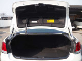 ☆広々した荷室はゴルフバック等の大きな荷物も積めます♪