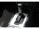 扱いやすい位置に配置されたフロアオートマチックです☆CVTを採用で滑らかでスムーズな走りが楽しめますよ♪