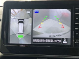 【アラウンドビューモニター】車を上から見下ろしているかのような映像で周囲の状況がひと目で確認、狭い駐車場に駐車するときも安心です♪