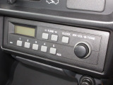 アクティトラックに付いているのは標準AM/FMチューナーです。お好みの音楽を聞きながらのドライブは楽しさ倍増ですね!