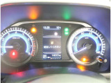 とっても見やすいメーターです。夜間時はラグジュアリーな気分にさせてくれる照明が魅力ですので、夜のドライブも楽しみになりますよ♪