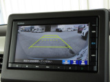 バックをするとき自動でリアの様子が映る『リアカメラ』付き!画面で確認しながらバックができますから安心ですね。でも、目視も大切ですよ!安全第一でお願いします!