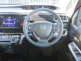 Hondaセンシングの機能のひとつ、アダプティブクルーズコントロール付!アクセルから足を離しても設定したスピードと前車との車間を保ち走行してくれます!車線維持もアシスト☆高速道路で疲労軽減ですね☆