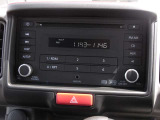 純正CD一体 AM/FM電子チューナーラジオを装備しております♪