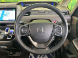【純正革巻きステアリング】上質な革を使用することで、手にしっかり馴染みとても運転しやすいハンドルです♪