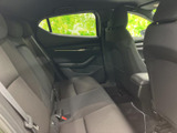 運転席側後部座席