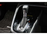 扱いやすい位置に配置されたフロアオートマチックです☆CVTを採用で滑らかでスムーズな走りが楽しめますよ♪