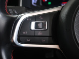 ◆クルーズコントロールにレーダーセンサーを組み合わせ、先行車を測定し設定されたスピードを上限に自動で加減速を行います。一定の車間距離を維持することで、長距離走行でのドライバーの疲労を低減させます。