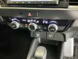 フルオートエアコンは希望の温度設定で風の温度も風量も自動調整で年中快適です