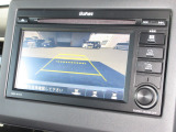 バックをするとき自動でリアの様子が映る『リアカメラ』付き!オーディオ画面で確認しながらバックができますから安心ですね。でも、目視も大切ですよ!安全第一でお願いします!