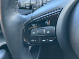 ★オーディオコントロールスイッチ★ステアリングにはオーディオコントロールスイッチが付いていますので、目線を正面から外すことが無く、また、ステアリングから手を離さずにオーディオ操作ができます