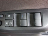 運転席側のパワーウィンドウスイッチです。全ての窓の開閉操作ができます。