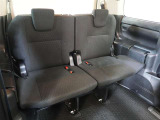 50:50スペースアップ式サードシートです