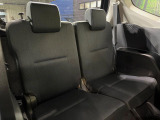 3列目シートはもちろん状態良好☆大人でもゆったりと座って頂けますので、大人数でのお出かけもラクラクです♪ご家族で、気の知れた仲間で、ドライブに行くのが楽しみですね♪