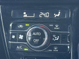 ★エアコンパネル★温度設定で操作ができるオートエアコンが装備されています!