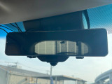 【デジタルインナーミラー】後席の大きな荷物や同乗者で後方が確認しづらい時でも安心!カメラが撮影した車両後方の映像をルームミラー内に表示。クリアな視界で状況の確認が可能です!