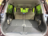 普段のお買い物や通勤、送迎等に十分な荷室スペースを確保しております。セカンドシートを倒すと、大きな荷物の積載も可能です♪