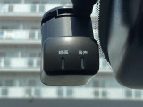 【日産純正 後方カメラ付きドライブレコーダー装着車】 映像/音声の記録はもちろん、映像再生時に走行軌跡や車速のわかるGPS搭載。事故時の客観的な検証に役立ちます。