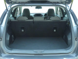 ■ラゲッジスペースです。日常的な荷物を積む際には十分なスペースです。ベビーカーもきっちり搭載できるので、家族でお出かけやピクニックを楽しんで下さい。