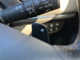 ★パドルシフト★ ハンドルにある『+』と『-』のレバーを指先で操ることで、マニュアル車感覚のシフトチェンジが楽しめるパドルシフトです☆