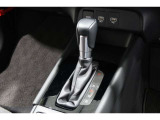 扱いやすい位置に配置されたフロアオートマチックです☆CVTを採用で滑らかでスムーズな走りが楽しめますよ♪