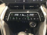 インパネ周りの装備も充実!機能も様々にございますので、ぜひ実際に触ったりしてご体感ください