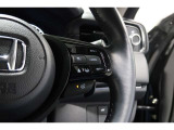 Hondaセンシングの機能のひとつ、アダプティブクルーズコントロール付!アクセルから足を離しても設定したスピードと前車との車間を保ち走行してくれます!車線維持もアシスト☆高速道路で疲労軽減ですね☆