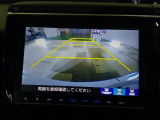 バックカメラの画像です。ガイドラインがスムースな車庫入れをサポートいたします!車庫入れの安心感がアップしますね☆
