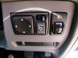 ドアミラーの鏡面の調節、格納は運転席からすべて操作できます!