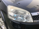 ◆キセノンヘッドライト◆白色光で遠くまで明るく照らし、夜間の安全運転をサポートします!光軸を自動調節するオートレベライザー付です!