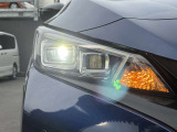 【LEDヘッドライト】とっても明るいLEDヘッドライトが装着されているので、夜の運転も明るく安全です。