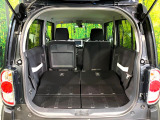普段のお買い物や通勤、送迎等に十分な荷室スペースを確保しております。セカンドシートを倒すと、大きな荷物の積載も可能です♪