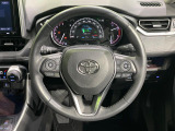 【純正革巻きステアリング】上質な革を使用することで、手にしっかり馴染みとても運転しやすいハンドルです♪
