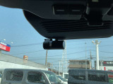 日産純正ドライブレコーダーです。前方向けとルームミラーから車室内後方を撮影します。