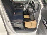 イモビライザー装備。盗難に対する防御性能を高めるために、インテリジェントキーに送信機を内蔵し、あらかじめ登録されているインテリジェントキーを使用しないと、走行可能状態にできないシステムです。
